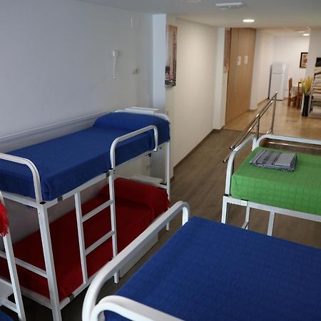 Albergue El Caminante Hostel Portomarin Bagian luar foto