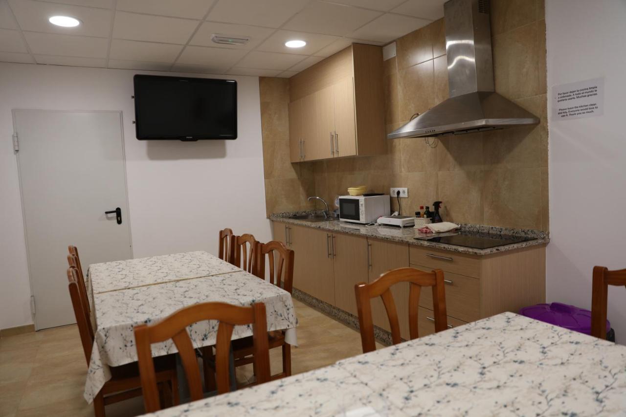 Albergue El Caminante Hostel Portomarin Bagian luar foto