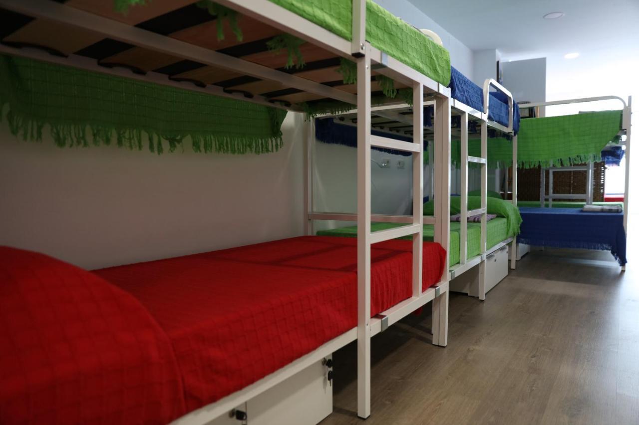 Albergue El Caminante Hostel Portomarin Bagian luar foto