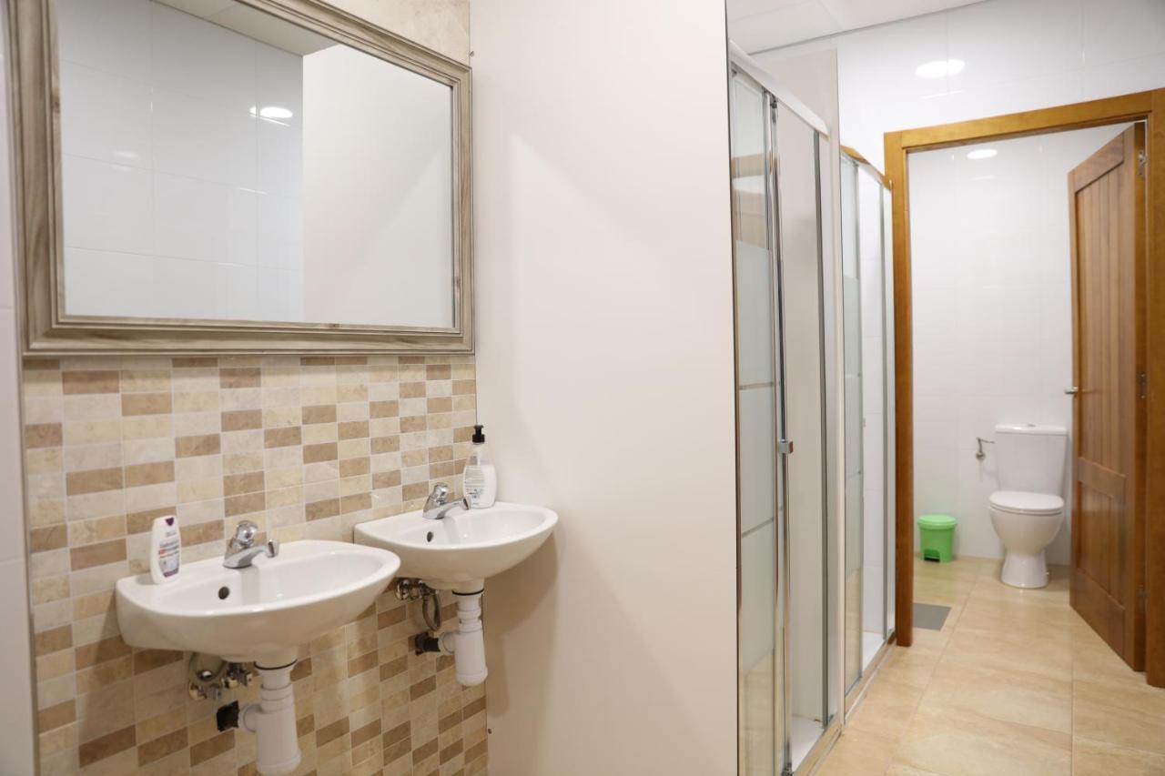 Albergue El Caminante Hostel Portomarin Bagian luar foto
